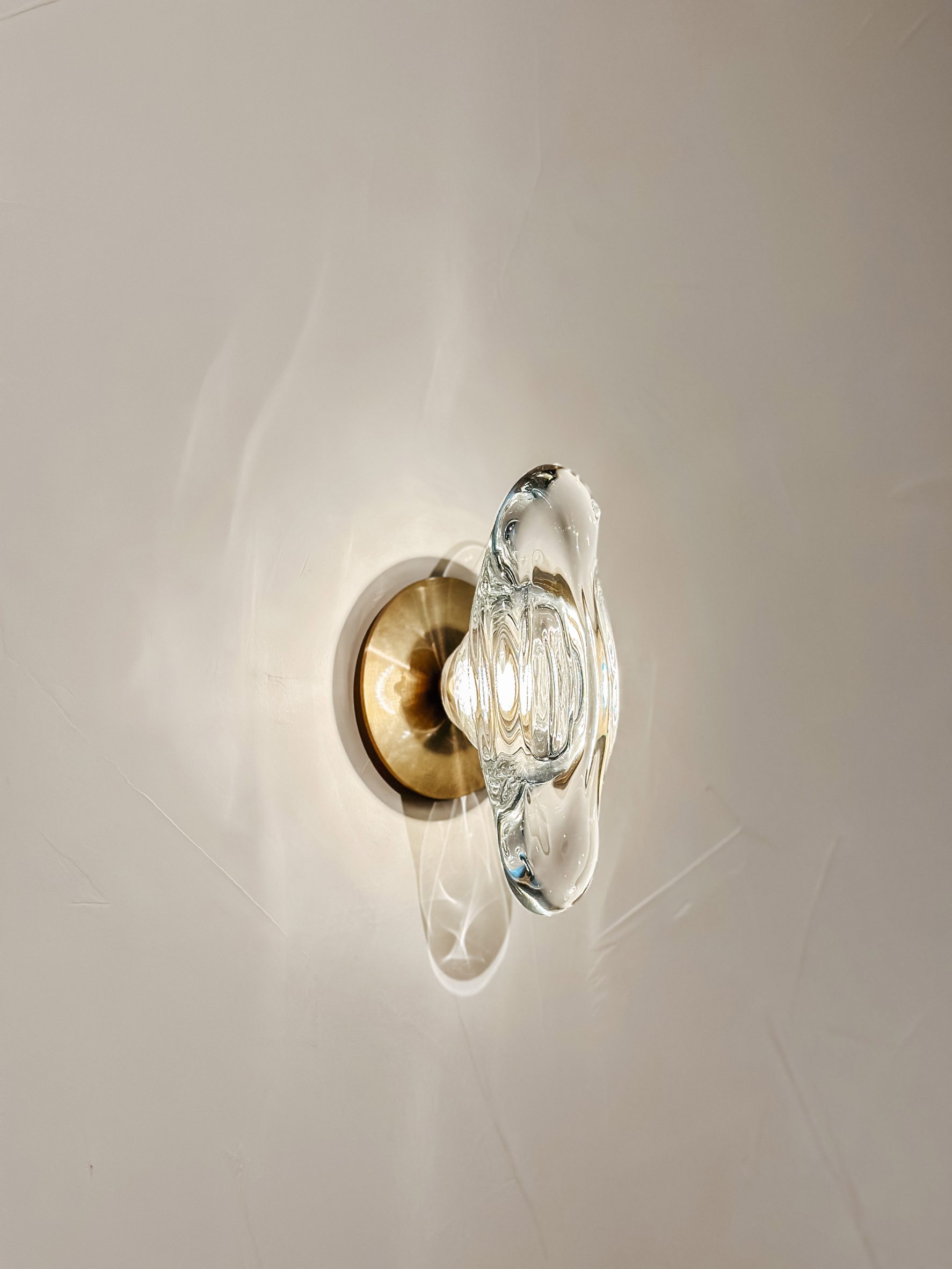 Flo wall light by Soktas