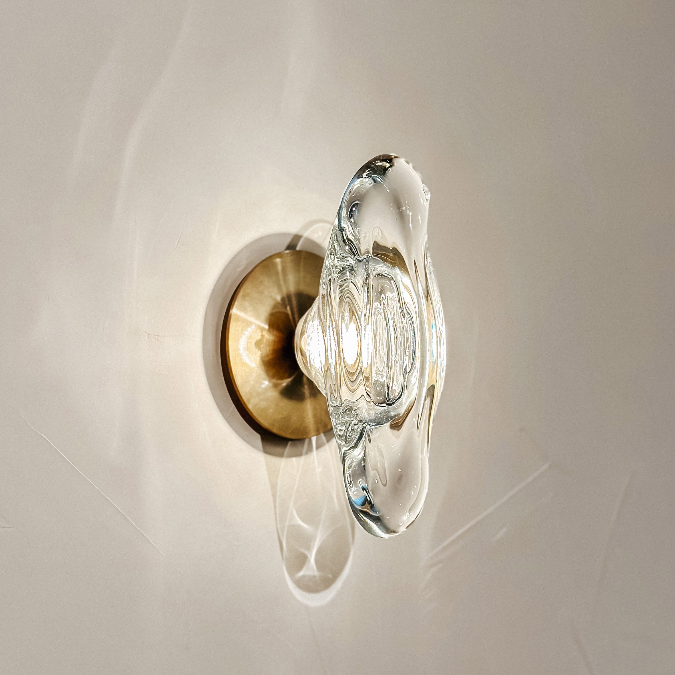 Flo wall light by Soktas