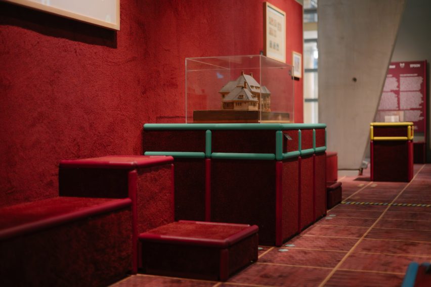 Exhibition space by Space Popular