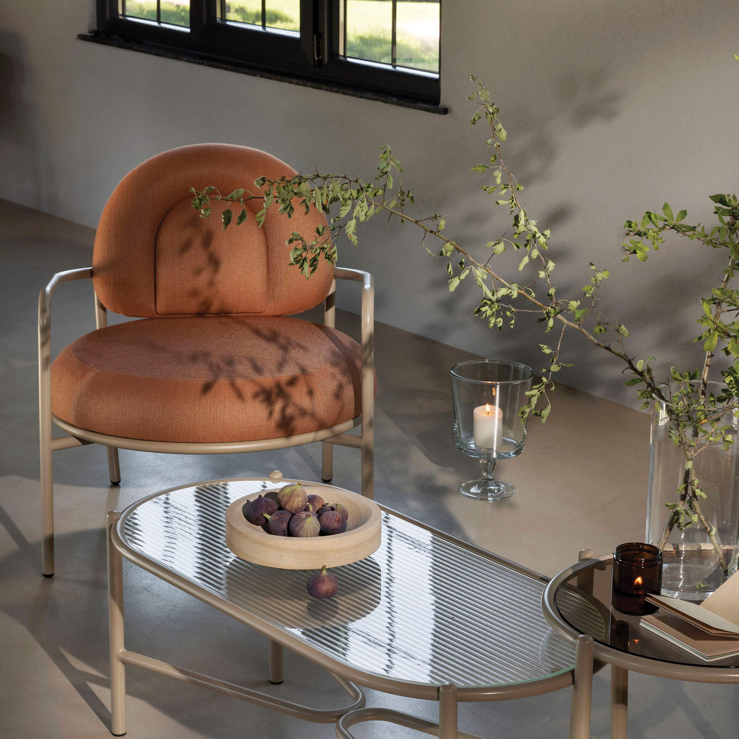 Rise armchair by Parla